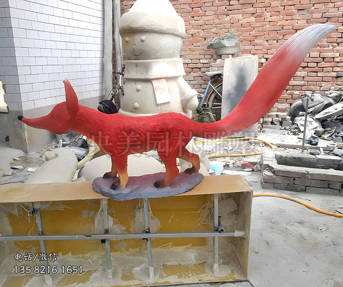 彩繪噴漆玻璃鋼狐貍雕塑