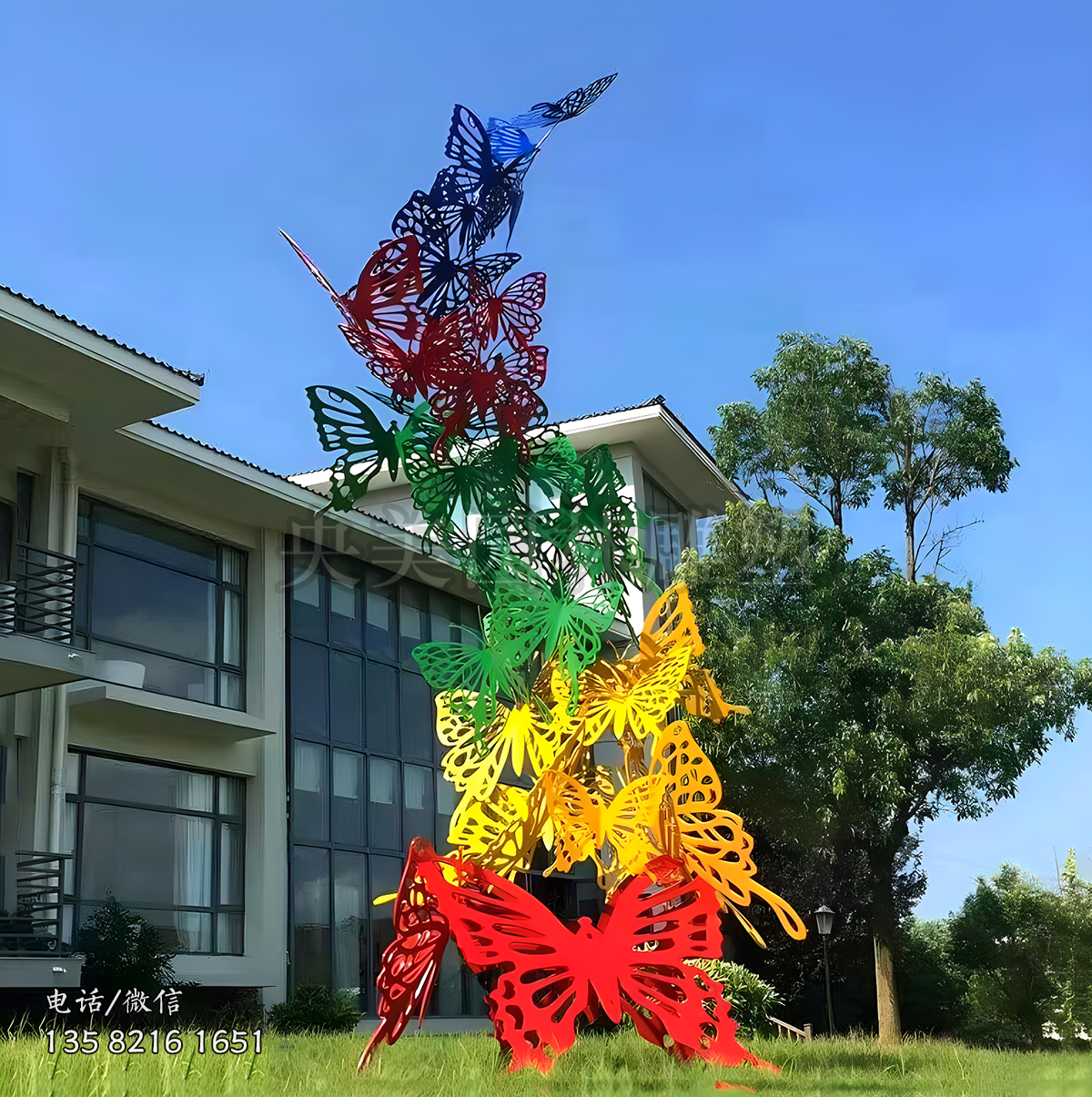 大量蝴蝶堆砌而成的景觀不銹鋼雕塑