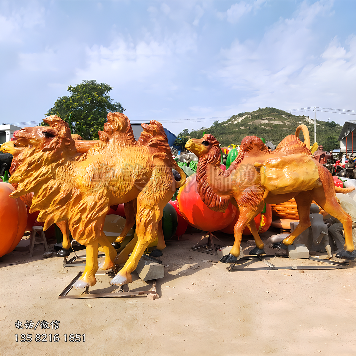 玻璃鋼彩繪駱駝雕塑