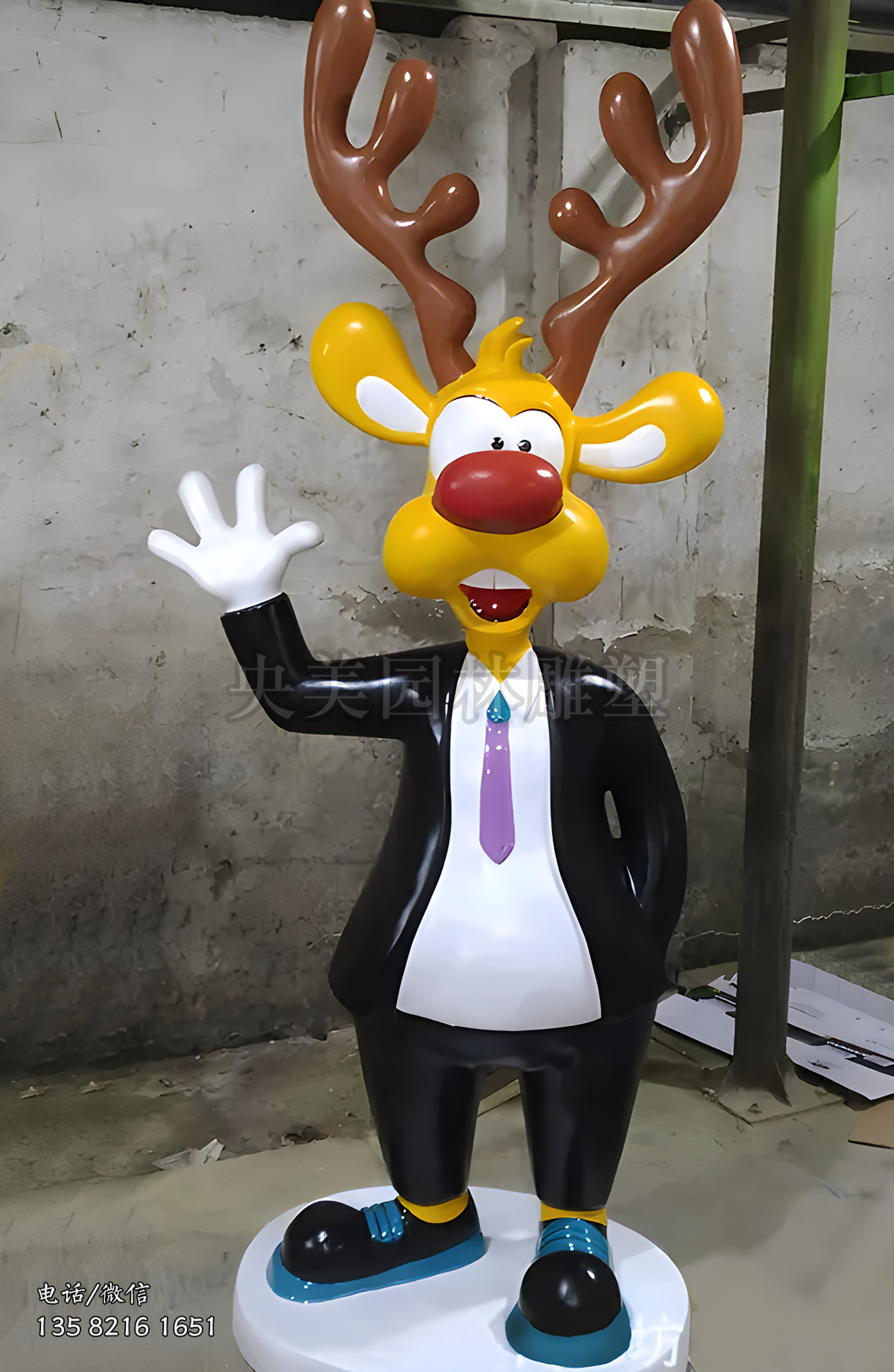 公鹿公仔玻璃鋼卡通造型雕塑