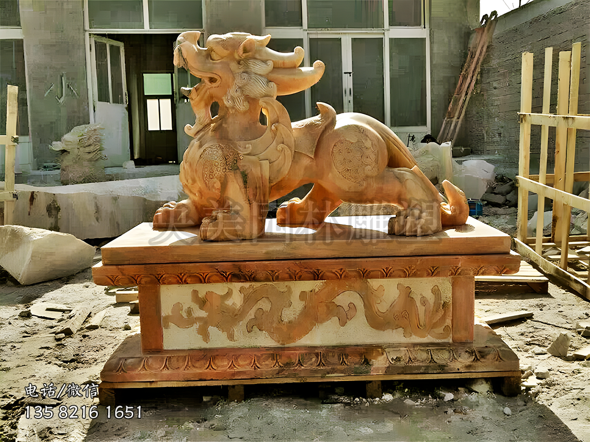 晚霞紅貔貅石雕