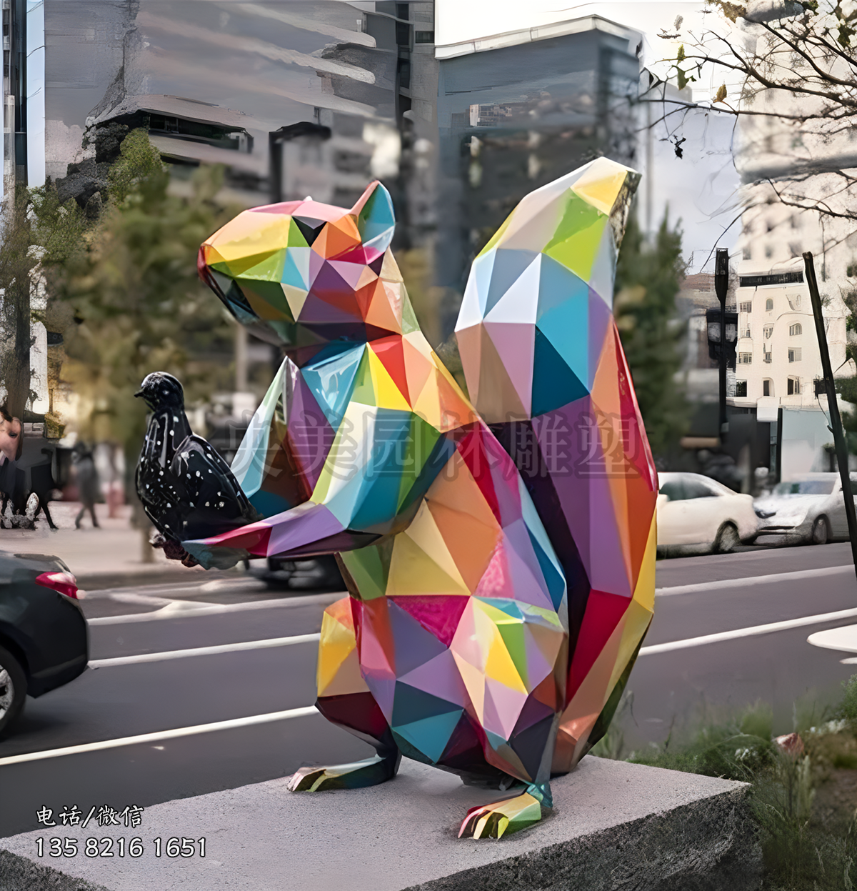 手捧鴿子的不銹鋼彩繪松鼠雕塑