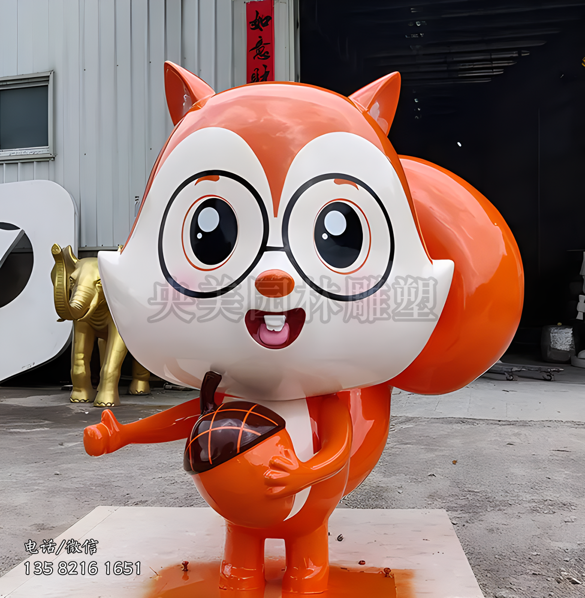 玻璃鋼卡通松鼠雕塑擺件