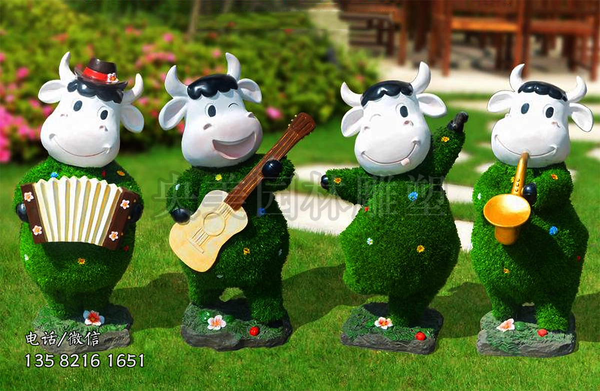 吹拉彈唱卡通草皮植絨牛雕塑