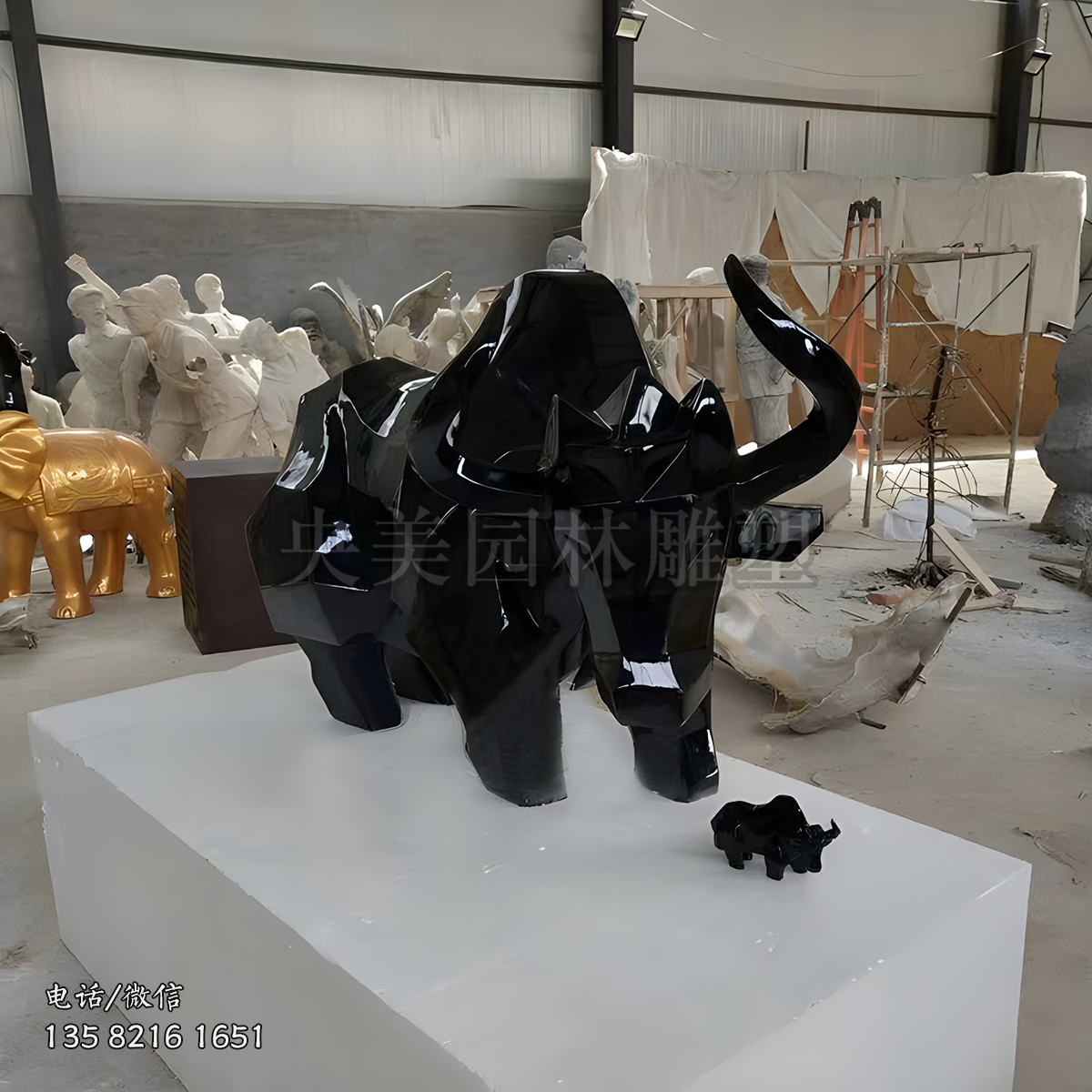 玻璃鋼抽象塊面牛雕塑