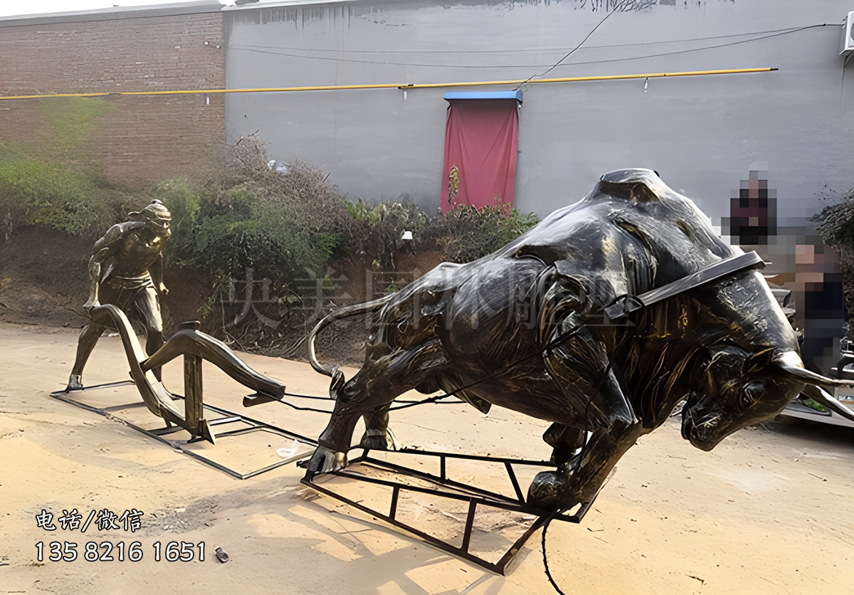 玻璃鋼耕地牛雕塑