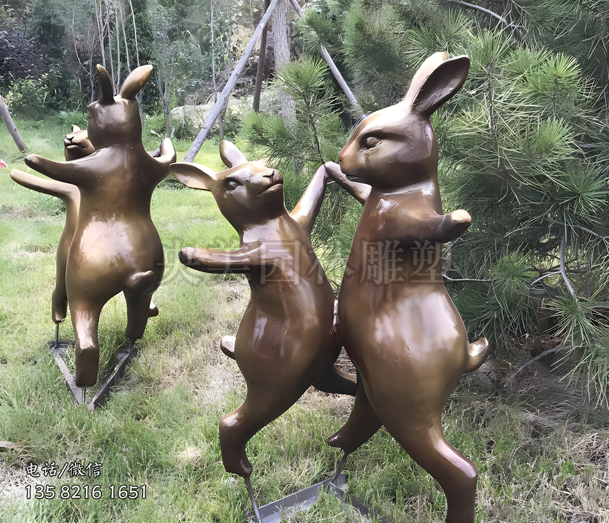 跳舞的兔子玻璃鋼雕塑