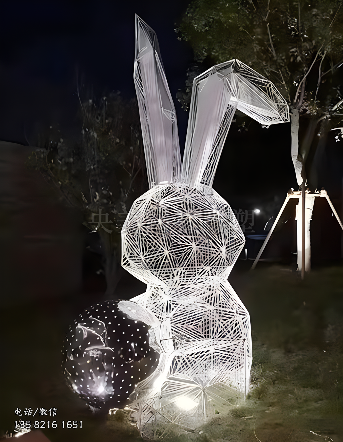 標(biāo)志網(wǎng)格不銹鋼兔子造型發(fā)光雕塑
