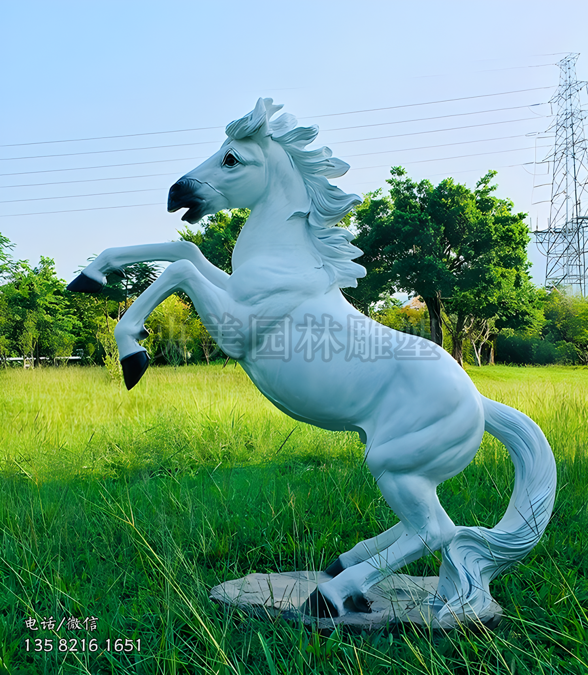 白色立馬玻璃鋼雕塑