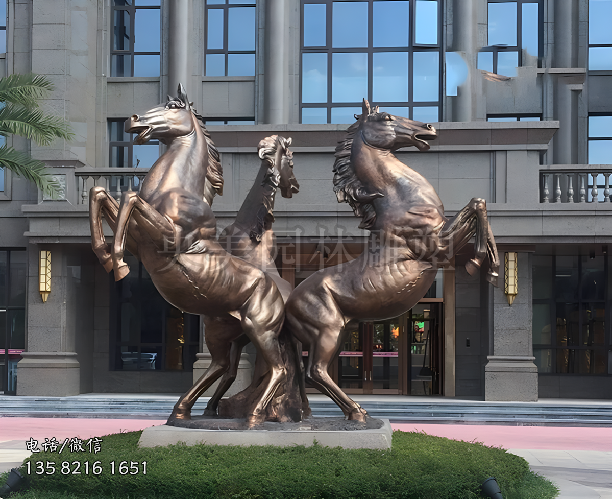 三只鑄銅馬兒組成的景觀動(dòng)物雕塑