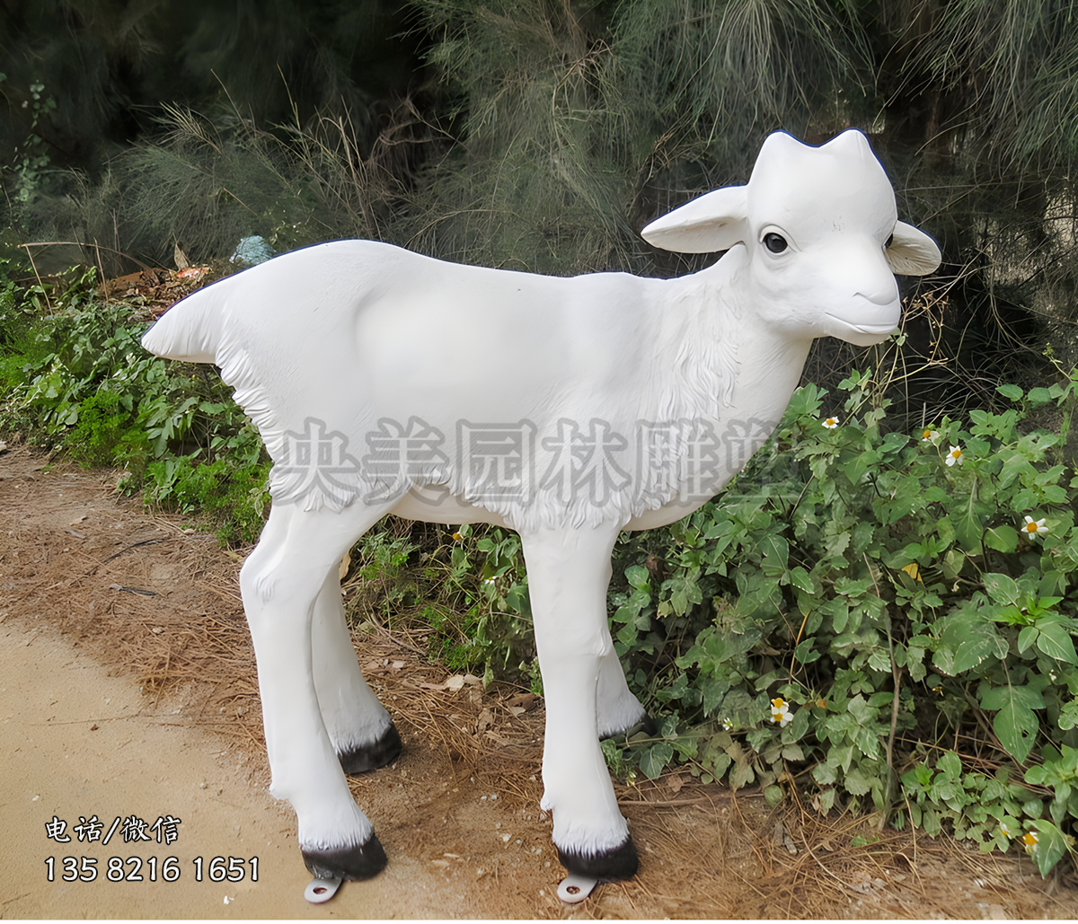 玻璃鋼仿真小山羊雕塑