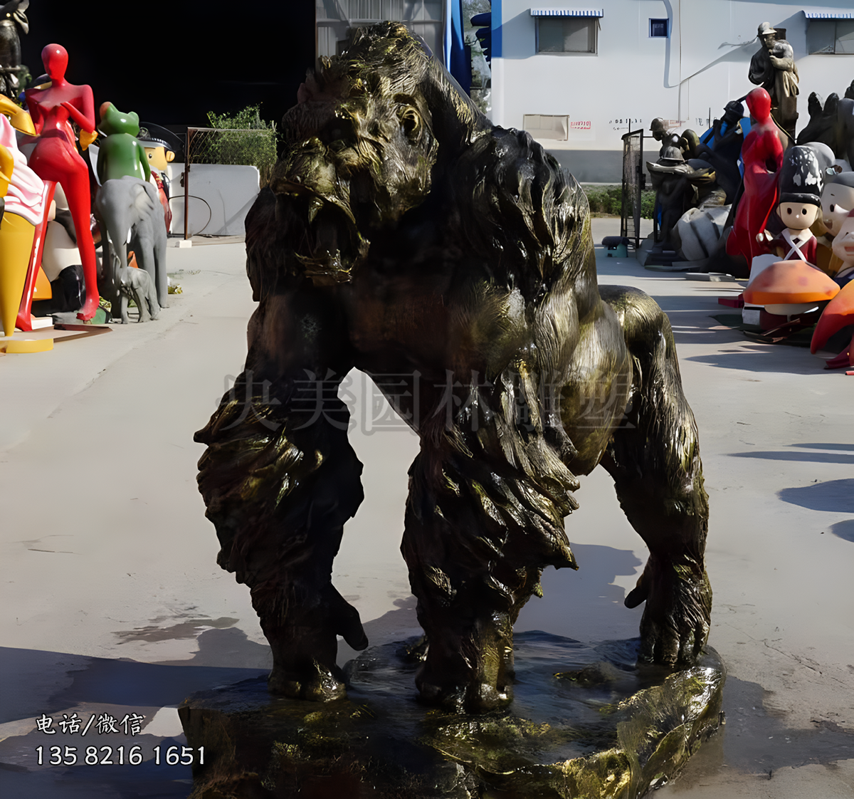 玻璃鋼仿真猩猩雕塑