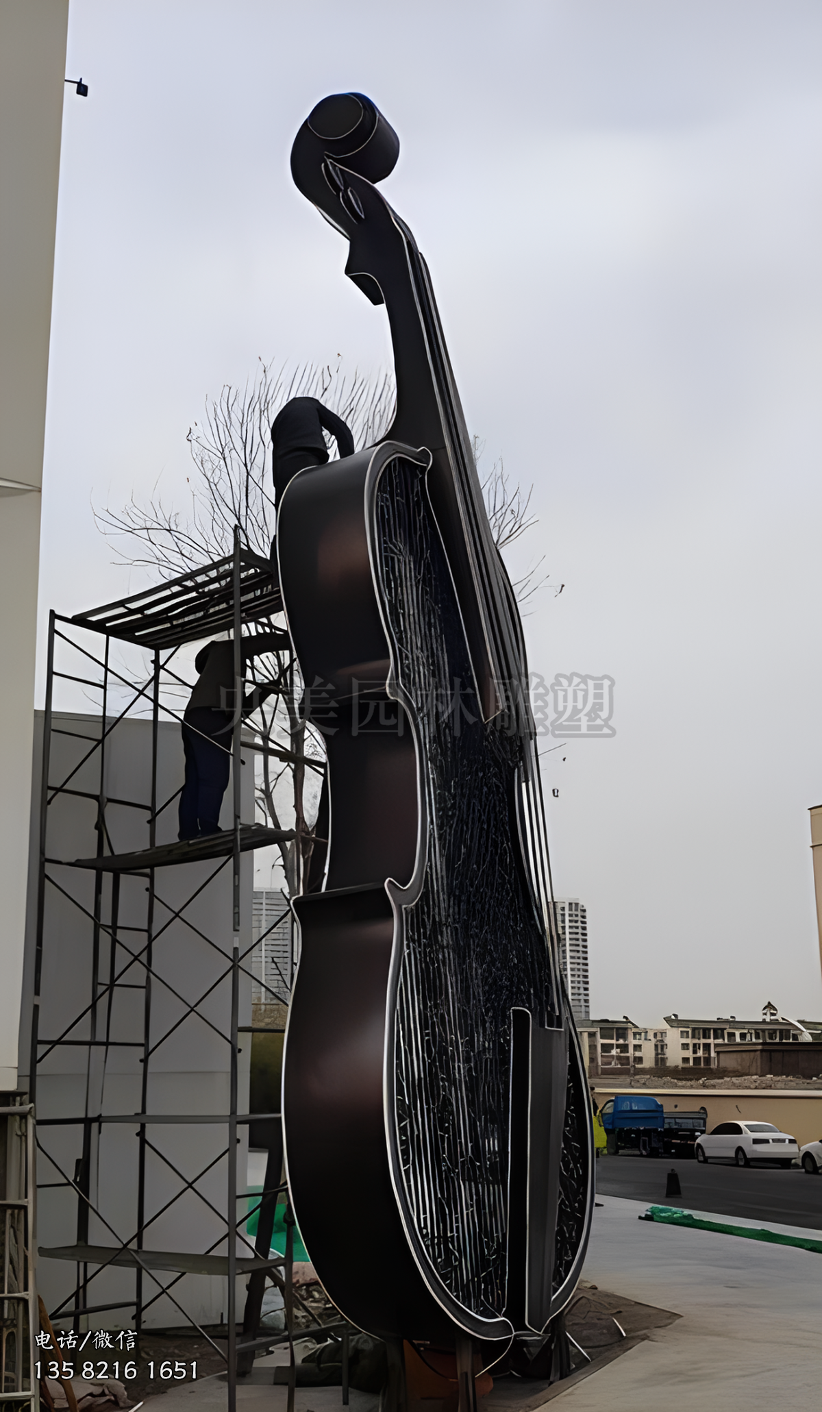 不銹鋼仿真吉他景觀雕塑