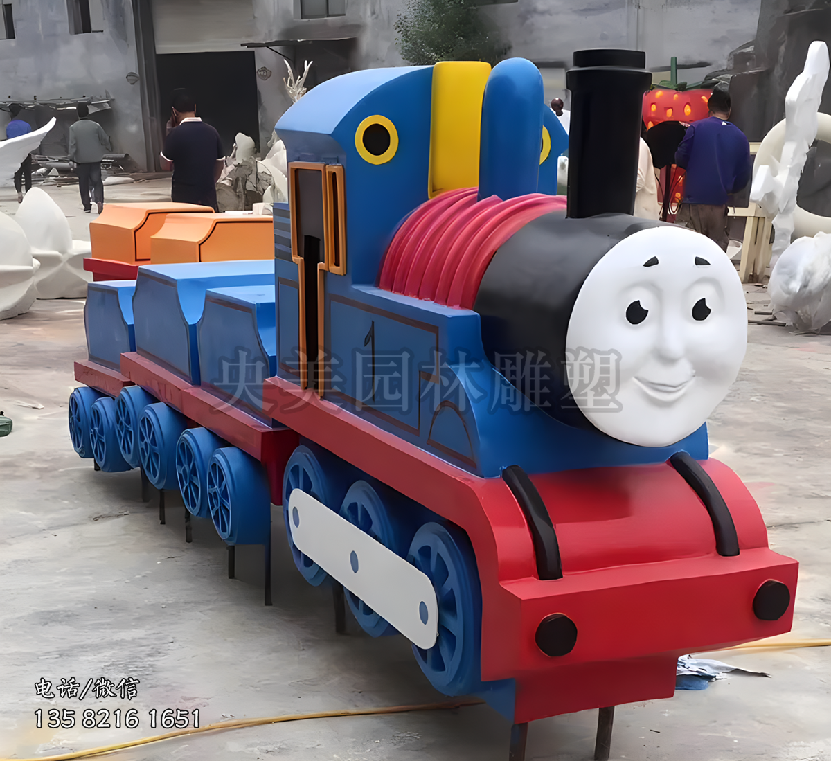 玻璃鋼托馬斯卡通火車雕塑
