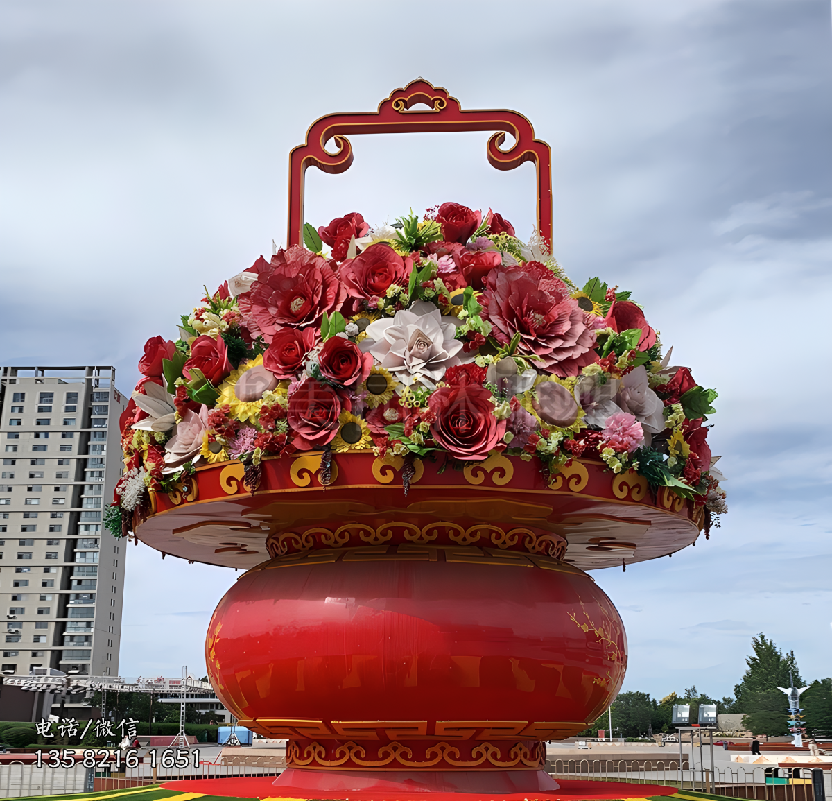 大型玻璃鋼花籃雕塑