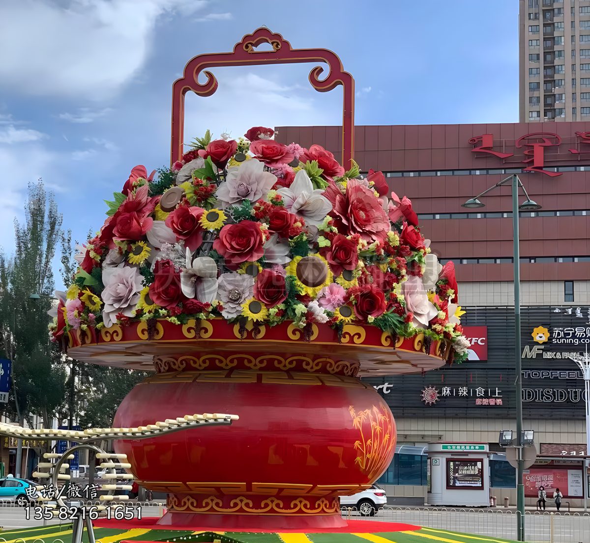 市政廣場(chǎng)大型玻璃鋼景觀花籃