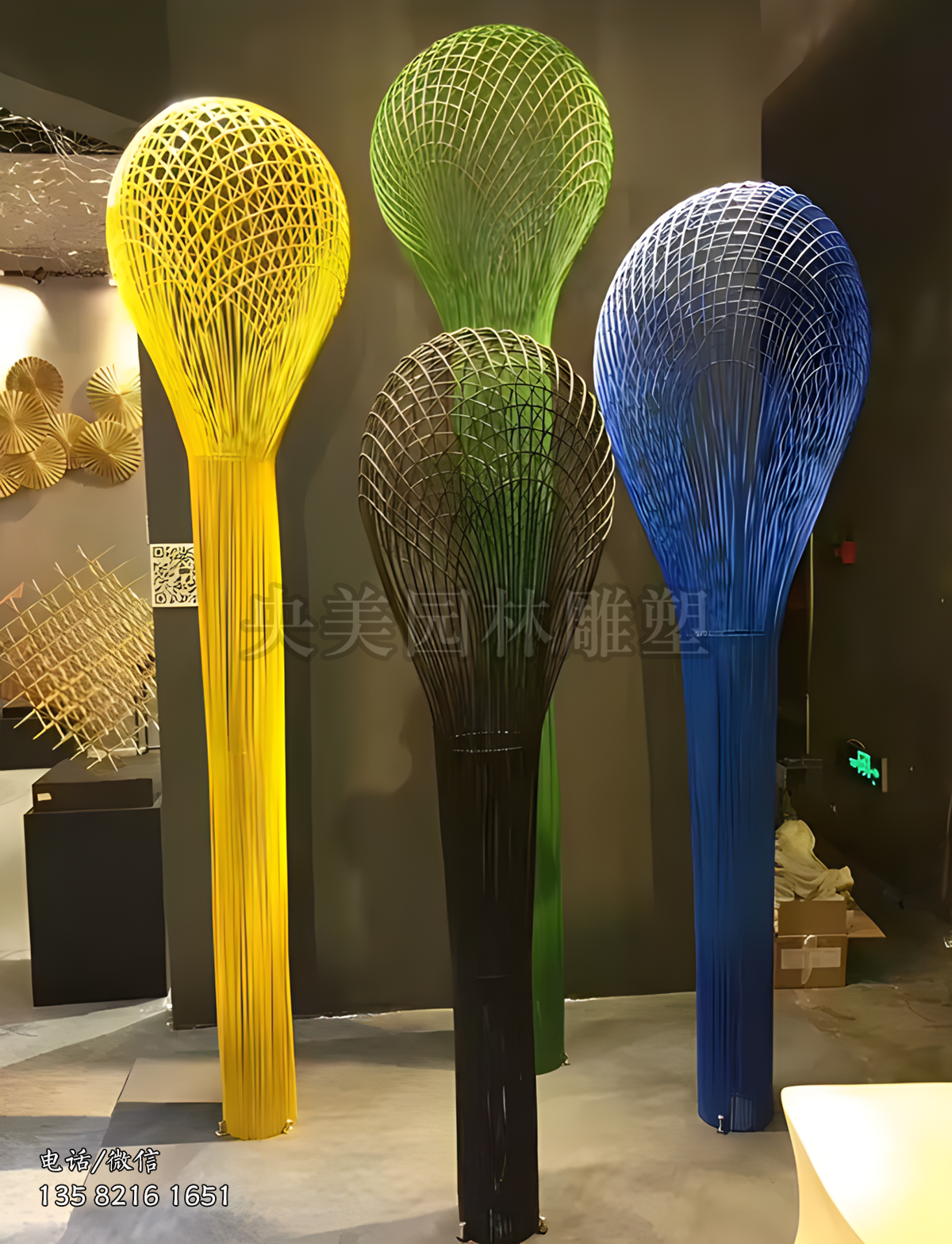 編織網(wǎng)格抽象話筒雕塑