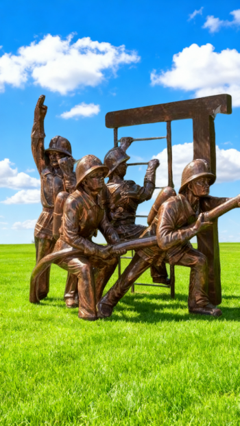 玻璃鋼仿銅消防員雕塑 (15)