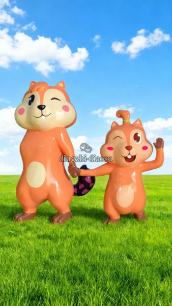 玻璃鋼卡通松鼠雕塑